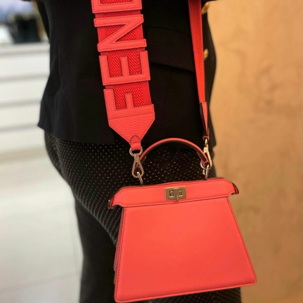 Bolsa Fendi bolso frontal Peekaboo ISeeU couro pequena roxa