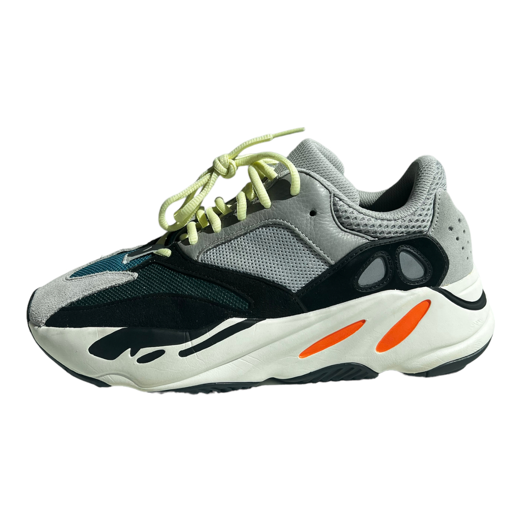 Yeezy maze store runner 700