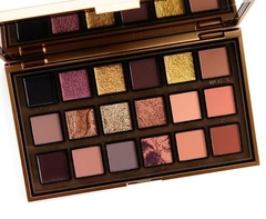 Huda Beauty Empowered Paleta de sombras de ojos en internet