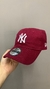 BONÉ NY YANKEES VERMELHO ESCURO NEW ERA ABA CURVA 9TWENTY N461] - loja online