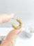 Argola Glam Dourado com Ponto de Luz banhada a ouro 18k - loja online