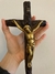 Crucifixo em imitação de madeira com dourado envelhecido na internet