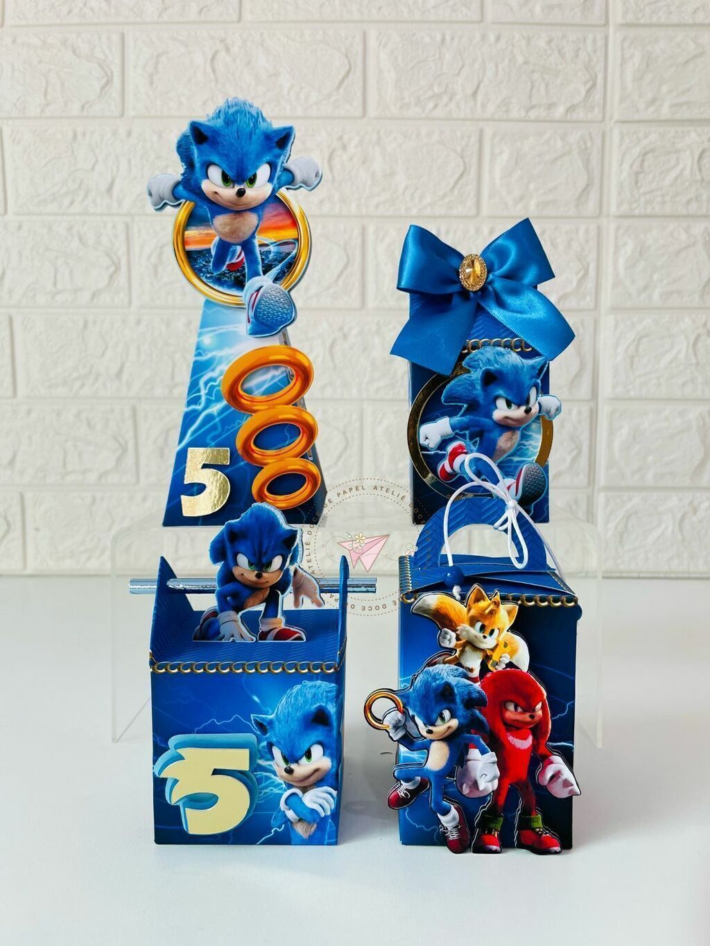 Apliques SONIC personalizados em papel