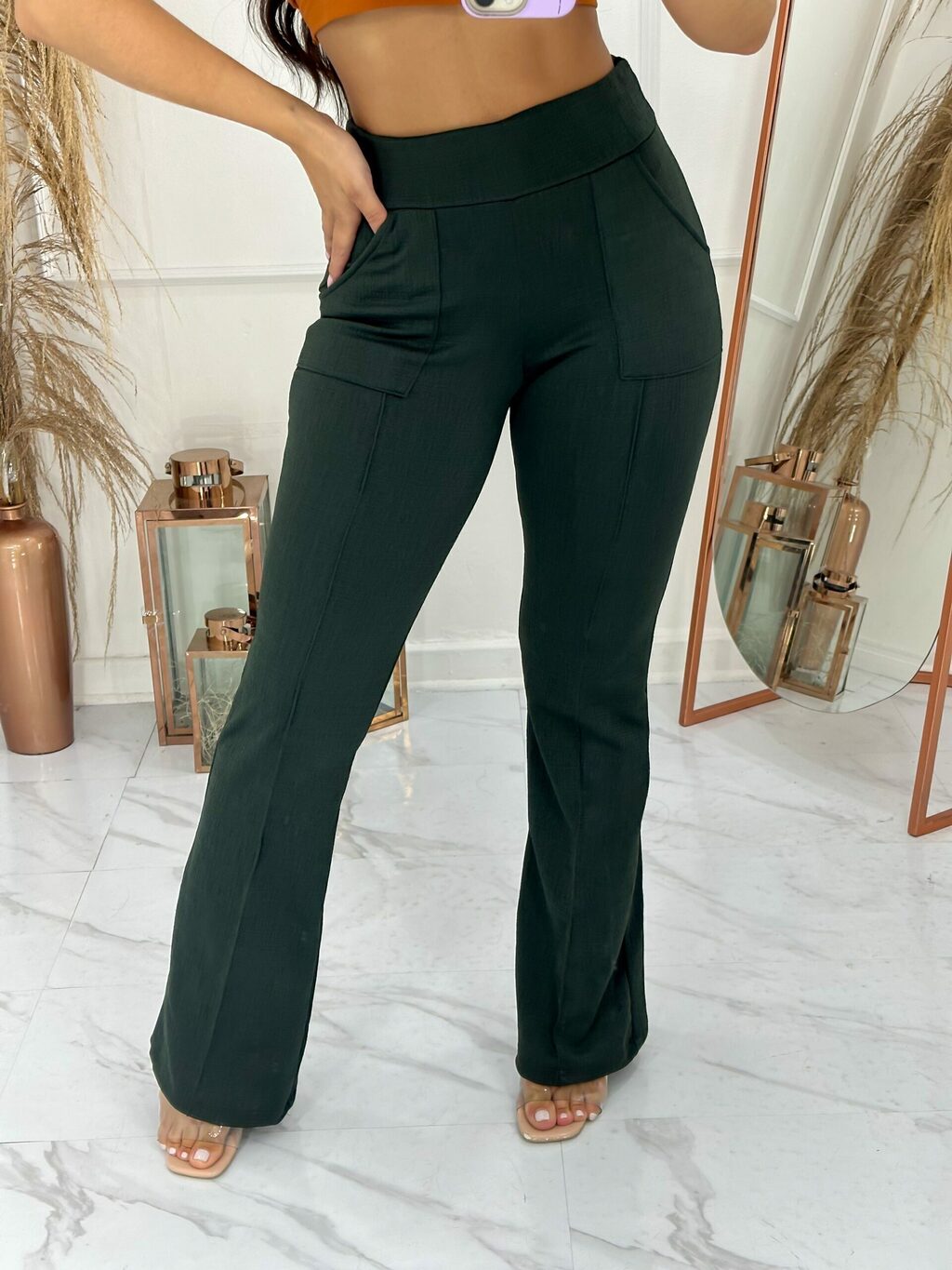 Calça sales flare verde