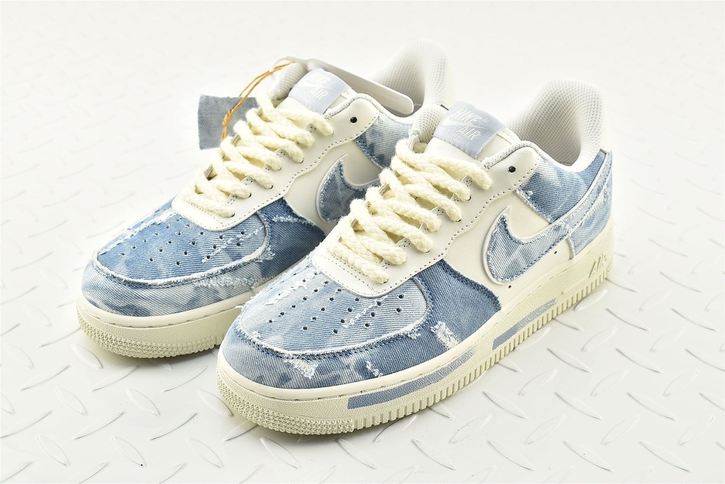 Air force one low with jeans hotsell