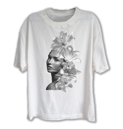 Camiseta Oversized Flourish na internet