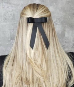 Laços de cabelo. Presilha de cabelo, acessorios