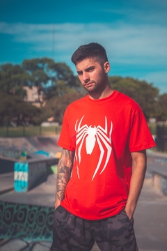 Remera SpiderMan Roja - Requiem Urbano