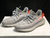 Adidas Originals Yeezy Boost 350 V2 "Tail Light" na internet