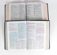 Bíblia King James De Estudo Atualizada - Kja1611 - Textos E Mapas Coloridos E Letras Gigantes - Capa Luxo Azul - comprar online