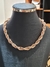 Colar choker elos entrelaçados com detalhes jateados. na internet