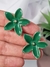 Brinco flor esmaltado na laca italiana verde - comprar online