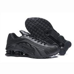 Nike Shox R4 Triple Black - comprar online