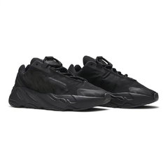 Adidas Yeezy Boost 700 MNVN Triple Black - comprar online