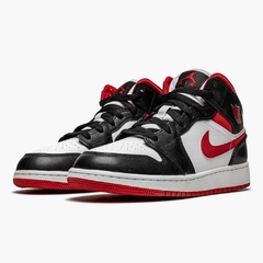 Nike Air Jordan Mid "White/Gym Red-Black" na internet