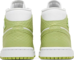 Nike Air Jordan Mid "Green Python" na internet