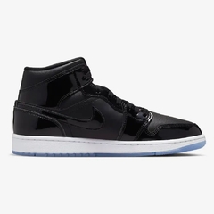 Nike Air Jordan Mid "Space Jam" na internet