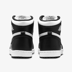 Nike Air Jordan Mid "Panda" na internet