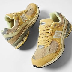 New Balance 2002R x AURALEE "Yellow/Beige" - Hermez