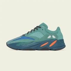 Adidas Yeezy 700 V1 "Fade Azure" na internet