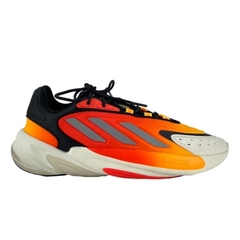 Adidas Ozelia "Fiery" na internet