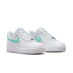 Nike Air Force 1 "Jade Ice" na internet