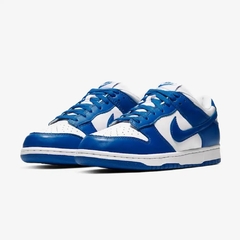 Nike Dunk Low "Kentucky" na internet