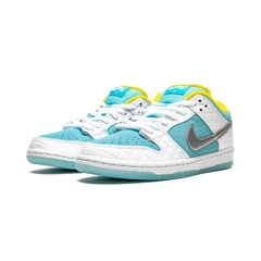 Nike Dunk Low x FTC "Lagoon Pulse" na internet