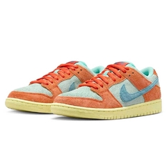 Nike Dunk Low "Noise Aqua" na internet