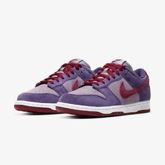 Nike Dunk Low "Plum" na internet