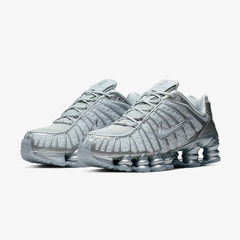 Nike Shox TL "Pure Platinum Chrome" na internet