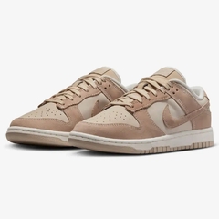 Nike Dunk Low "Sanddrift" na internet