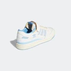 Adidas Forum 84 Low "Clear Sky" na internet