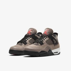 Nike Air Jordan 4 "Taupe Haze" na internet