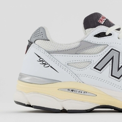 New Balance 990 x Teddy Santis "Sea Salt" na internet