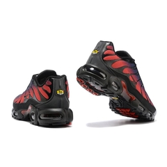 Nike Air Max Plus TN SE "Bred Reflective" na internet