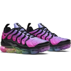 Nike Vapormax Plus TN "Be True" na internet