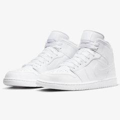 Nike Air Jordan 1 Mid "Triple White" na internet