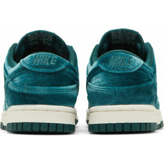 Nike Dunk Low "Green Velvet" - Hermez