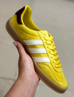 Tênis Gazelle Indoor Amarelo/Marrom