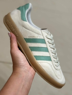 Tênis Gazelle Indoor Bege Com Verde