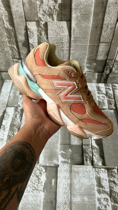 Tênis New Balance 9060 Feminino Salmão