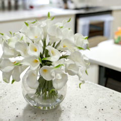 Arranjo de flores artificiais copo de leite realistico na internet