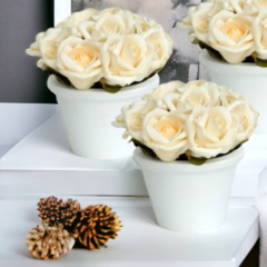 Arranjo de flores artificiais rosas bege Trio - comprar online