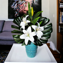 arranjo de flores artificiais lirios no vaso porcela azul - comprar online