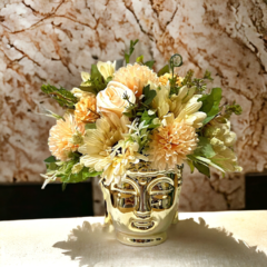 Arranjo de flores artificiais cores mistas no vaso buda dourado - Felicitadecor