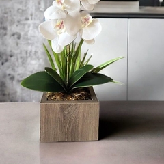 Arranjo de flor artificial orquidea no vaso de MDF na internet
