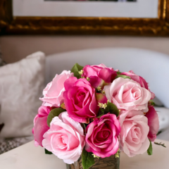Arranjo de flores artificiais rosas na cor rosa - comprar online