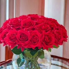arranjo de flores rosas artificiais vermelha em vaso de vidro com água realística - comprar online