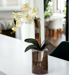 Arranjo de Flores Artificiais Orquídea Realística - 45cm de Altura. Decoração sofisticada com orquídea artificial de alta qualidade.